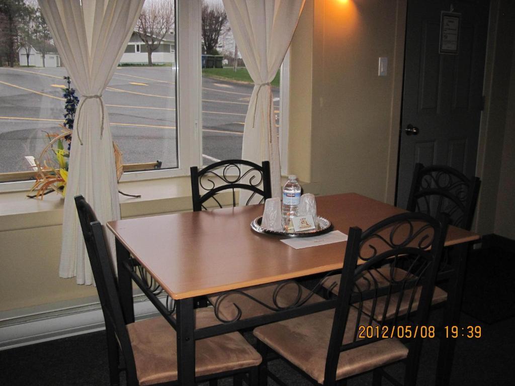 Motel Parc Beaumont Inc. Habitación foto